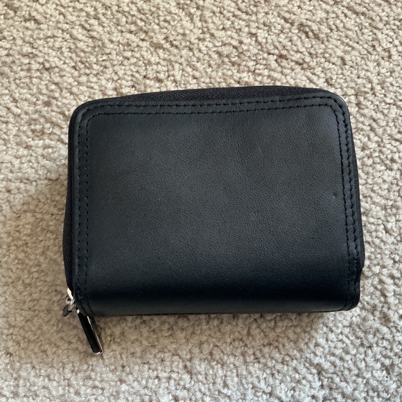 Buxton Black Genuine Leather Double Zip Accordion Card Case. - Picture 3 of 10